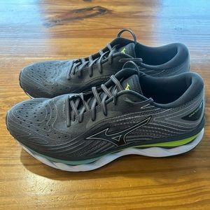 Men’s Mizuno Wave sky 6 running shoes